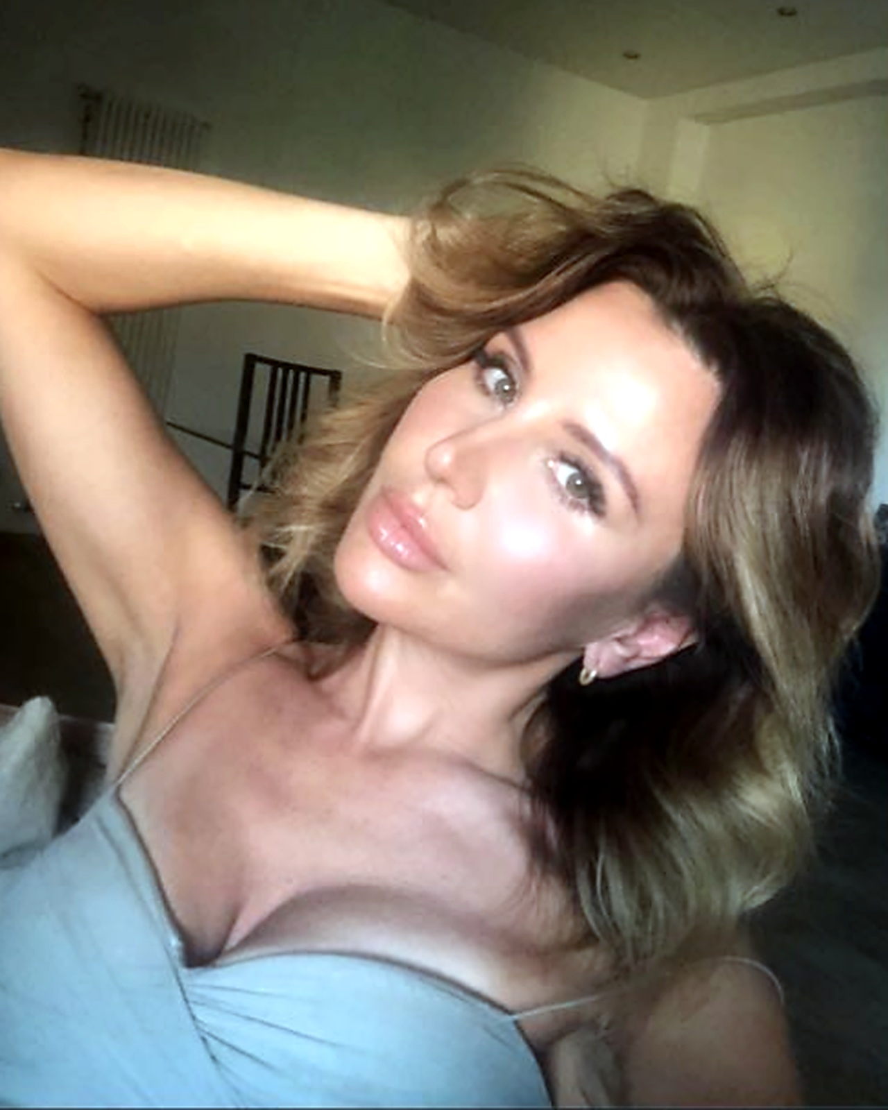 Maria Vinitskaya, bridal makeup artist and hair stylist working in Italy